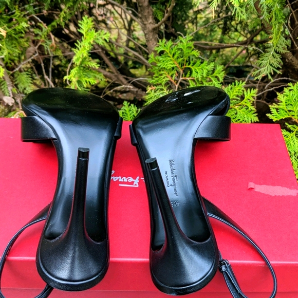 Salvatore Ferragamo LIDA Leather Slingbacks - Picture 6 of 11